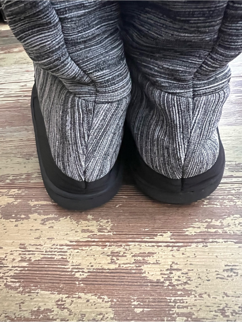 Warm-Up Booties - Picture 4 of 9